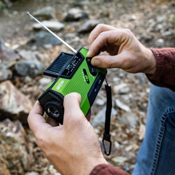 4-in-1 Emergency Solar Flashlight & AM/FM/NOAA Weather Radio (Thank You Offer) - 图片 5