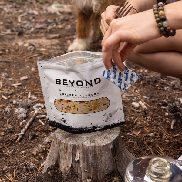 Chicken Alfredo Pouch by Beyond Outdoor Meals (710 calories, 2 servings) - 图片 9